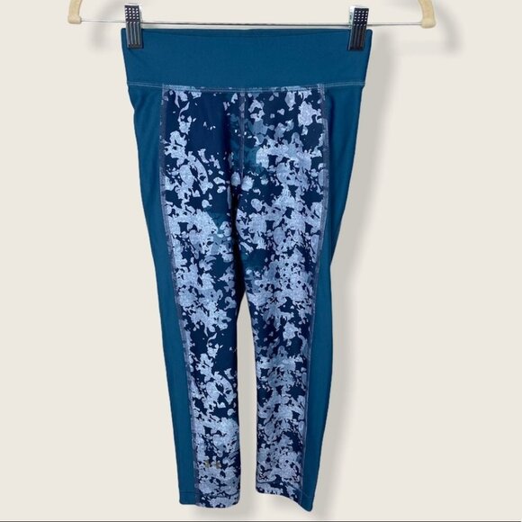 Under Armour HeatGear Printed Capri Leggings Blue Size XS Yoga Run Fitness Pant - Picture 2 of 7